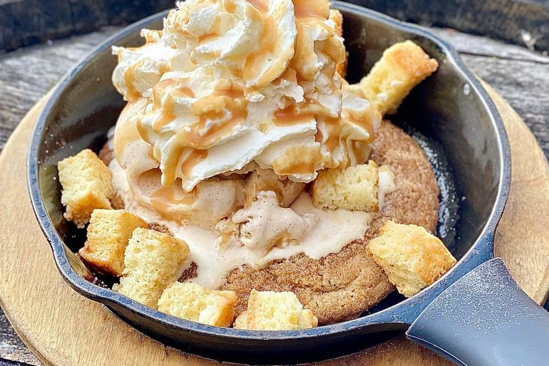 https://craftstreetkitchen.com/wp-content/uploads/2022/01/COOKIE-SKILLET-1080x720.jpg